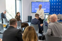 741_ BS004.jpg-Edukacja, biznes, list intencyjny, podpisanie, zdjęcia_copy