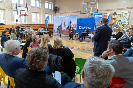 Ławka Dialogu Obywatelskiego os. Albertyńskie dz. XVI Czyżyny