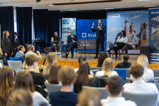 0S4A1192.jpg-Ławka Dialogu z uczniami, Miszalski, Zdjęcia