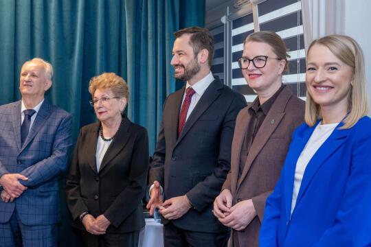 745_ 008_fot. Piotr Wojnarowski.jpg-Miszalski, Wodyńska, DPS, Kluzeka, wizyta, Okońska, zdjęcia