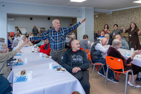 745_ 010_fot. Piotr Wojnarowski.jpg-Miszalski, Wodyńska, DPS, Kluzeka, wizyta, Okońska, zdjęcia