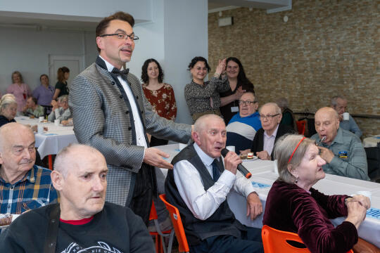 745_ 012_fot. Piotr Wojnarowski.jpg-Miszalski, Wodyńska, DPS, Kluzeka, wizyta, Okońska, zdjęcia