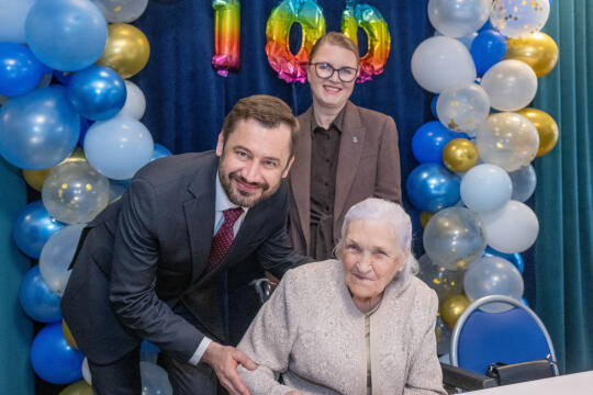 745_ 015_fot. Piotr Wojnarowski.jpg-Miszalski, Wodyńska, DPS, Kluzeka, wizyta, Okońska, zdjęcia