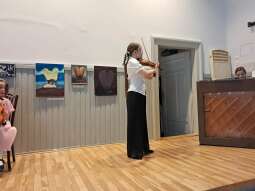 a9xMy9eH.jpg-Piątkowy koncert muzyki klasycznej u Helclów.