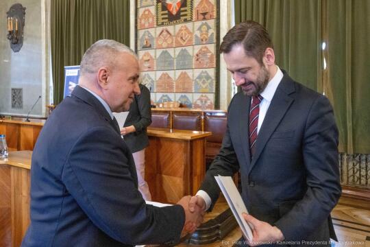 Miszalski, Mazur, Krakowska Rada Przedsiębiorczości, wręczenie, akty powołania, zdjęcia