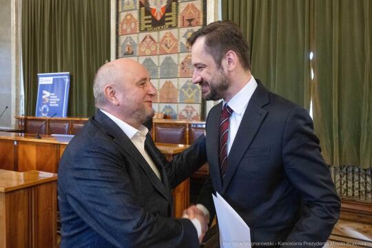 Miszalski, Mazur, Krakowska Rada Przedsiębiorczości, wręczenie, akty powołania, zdjęcia