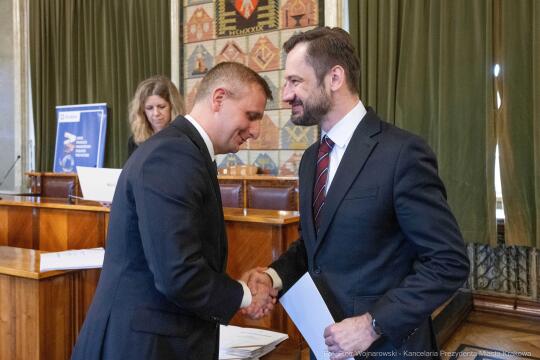 Miszalski, Mazur, Krakowska Rada Przedsiębiorczości, wręczenie, akty powołania, zdjęcia