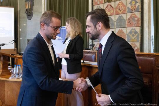 Miszalski, Mazur, Krakowska Rada Przedsiębiorczości, wręczenie, akty powołania, zdjęcia