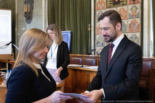 Miszalski, Mazur, Krakowska Rada Przedsiębiorczości, wręczenie, akty powołania, zdjęcia