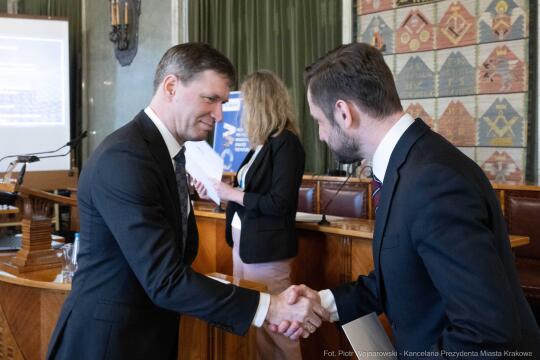 Miszalski, Mazur, Krakowska Rada Przedsiębiorczości, wręczenie, akty powołania, zdjęcia