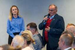 7_(Niestandardowy).jpg-Prezydent Krakowa spotkał się z klubami sportowymi