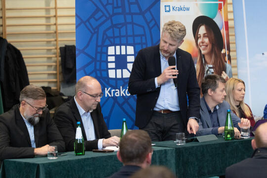0S4A6160.jpg-Ławka Dialogu, Ruczaj , SP 53 , Miszalski