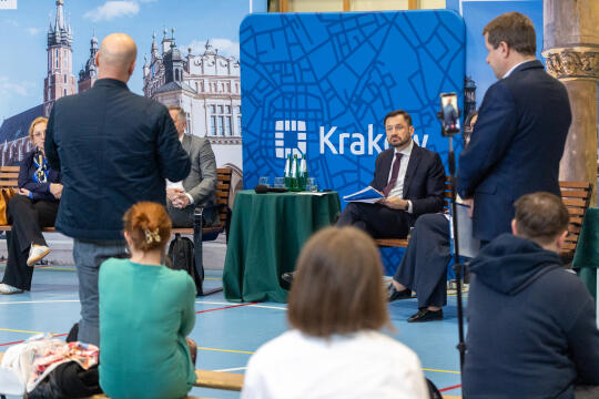 0S4A6230.jpg-Ławka Dialogu, Ruczaj , SP 53 , Miszalski