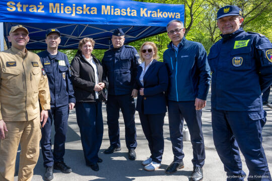 Miszalski, Straż Miejska, drzewa, sadzenie, 35 lat, jubileusz, zdjęciA