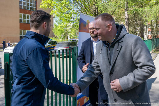 Miszalski, Straż Miejska, drzewa, sadzenie, 35 lat, jubileusz, zdjęciA