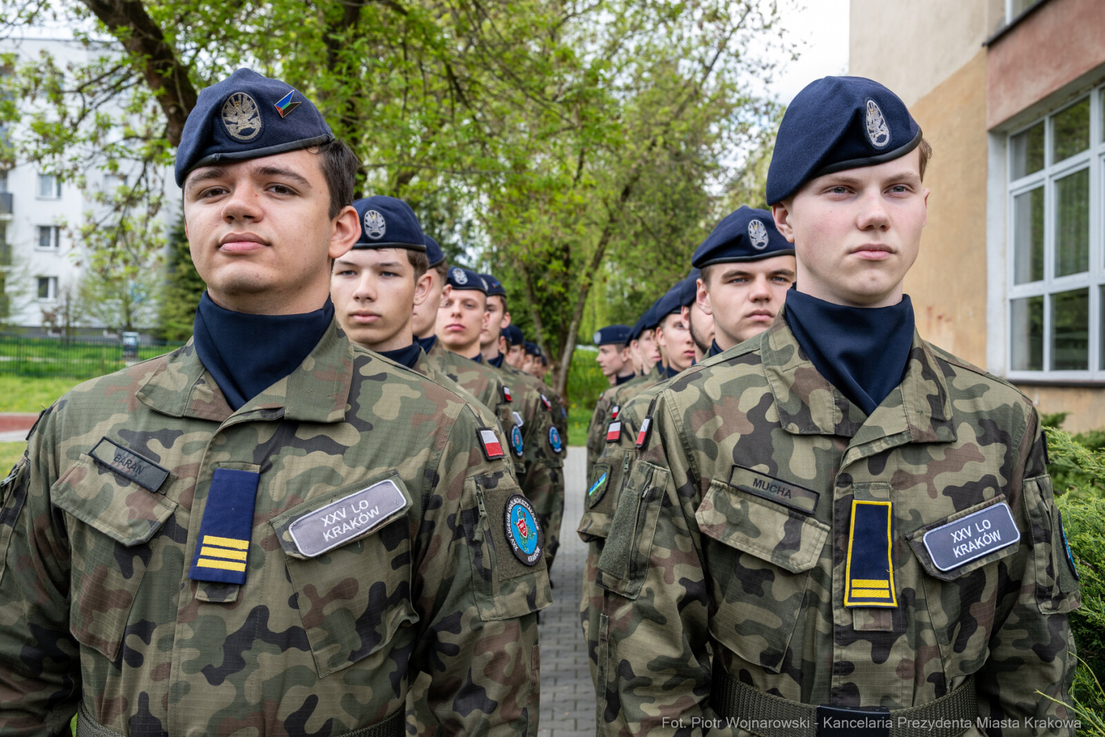 754_004_fot. Piotr Wojnarowski.jpg-Miszalski, pożegnanie, kadeci, XXV LO, pożegnanie, maturzyści  Autor: Piotr Wojnarowski