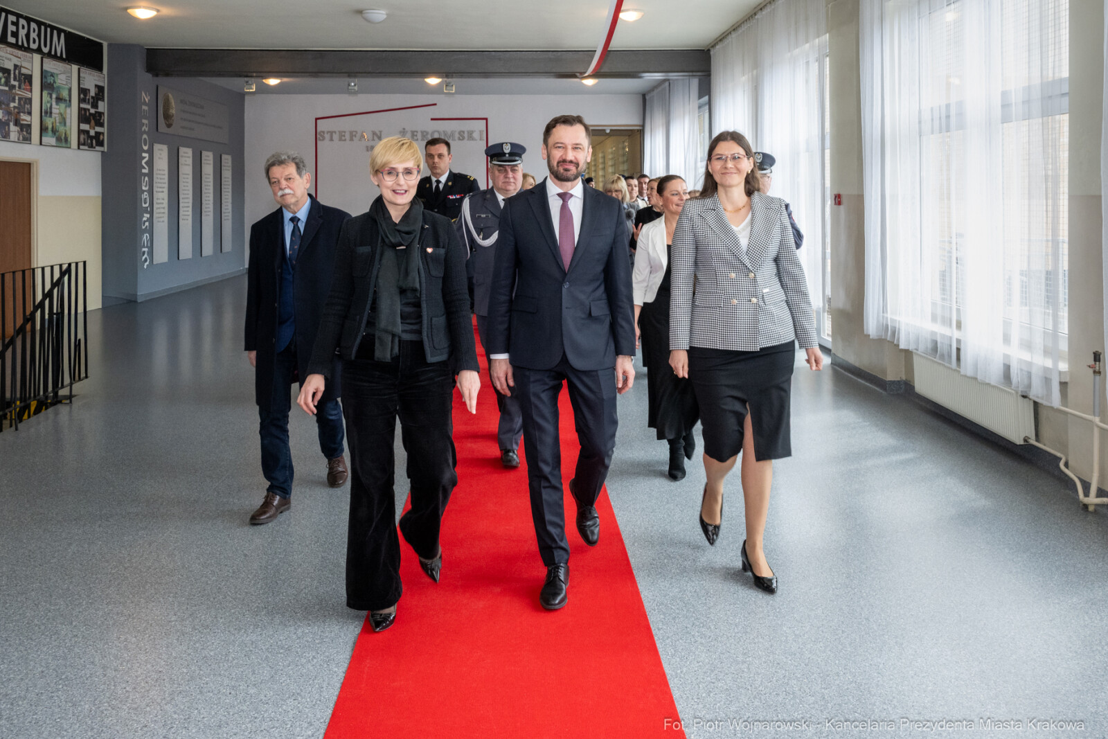 754_005_fot. Piotr Wojnarowski.jpg-Miszalski, pożegnanie, kadeci, XXV LO, pożegnanie, maturzyści  Autor: Piotr Wojnarowski