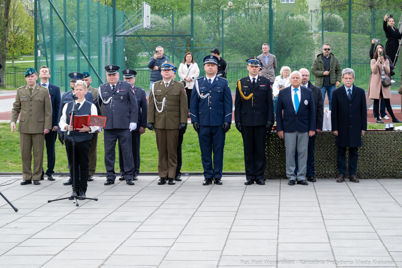 754_009_fot. Piotr Wojnarowski.jpg-Miszalski, pożegnanie, kadeci, XXV LO, pożegnanie, maturzyści  Autor: Piotr Wojnarowski