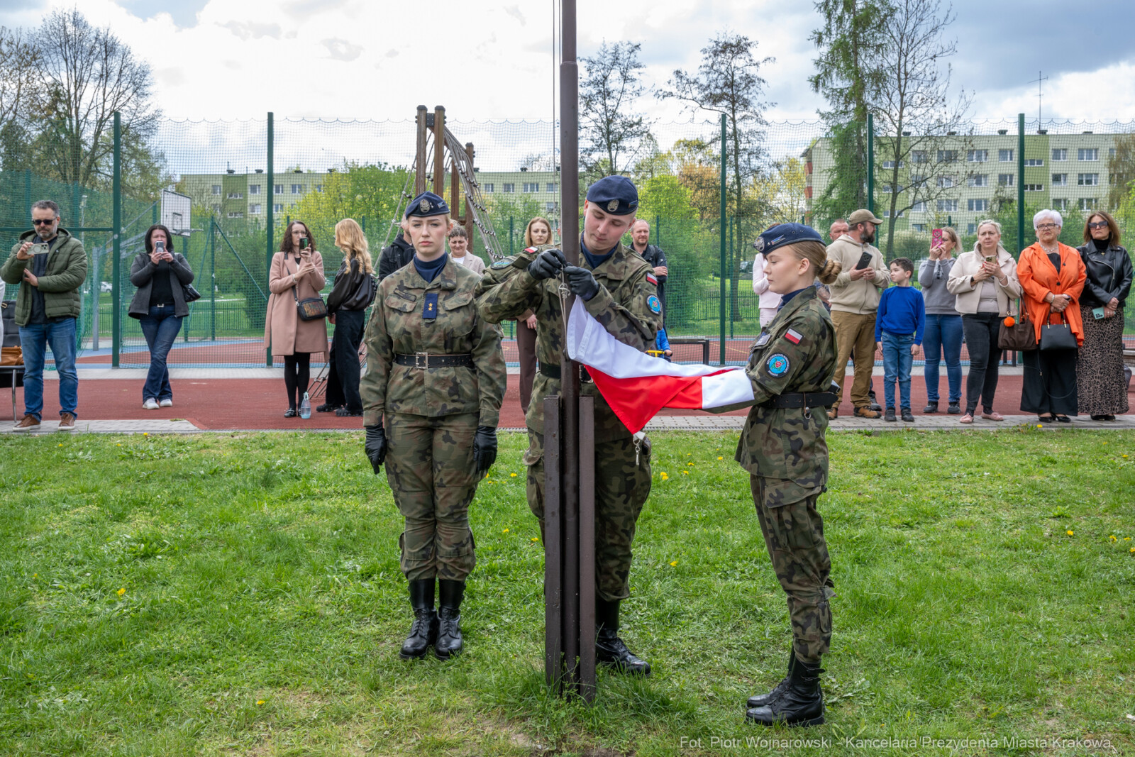 754_011_fot. Piotr Wojnarowski.jpg-Miszalski, pożegnanie, kadeci, XXV LO, pożegnanie, maturzyści  Autor: Piotr Wojnarowski