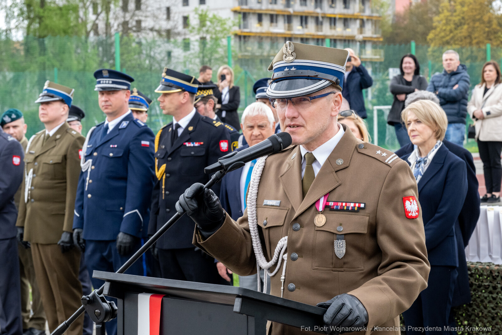 754_027_fot. Piotr Wojnarowski.jpg-Miszalski, pożegnanie, kadeci, XXV LO, pożegnanie, maturzyści  Autor: Piotr Wojnarowski