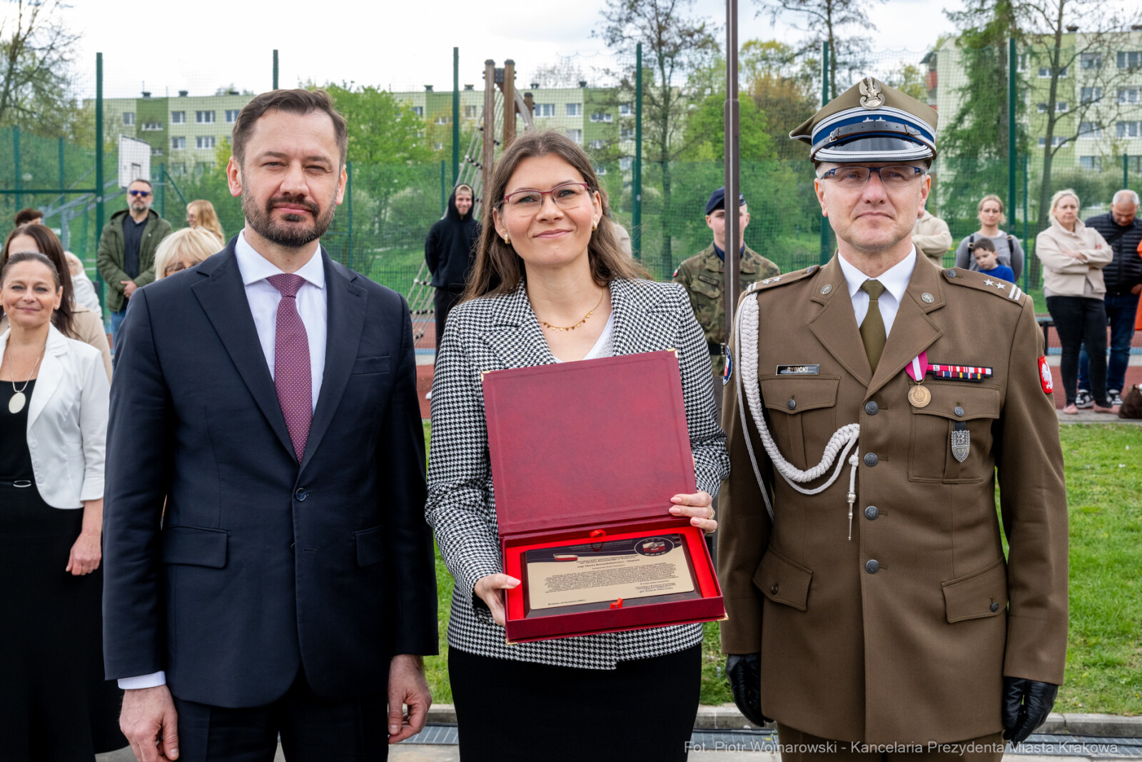 754_028_fot. Piotr Wojnarowski.jpg-Miszalski, pożegnanie, kadeci, XXV LO, pożegnanie, maturzyści  Autor: Piotr Wojnarowski