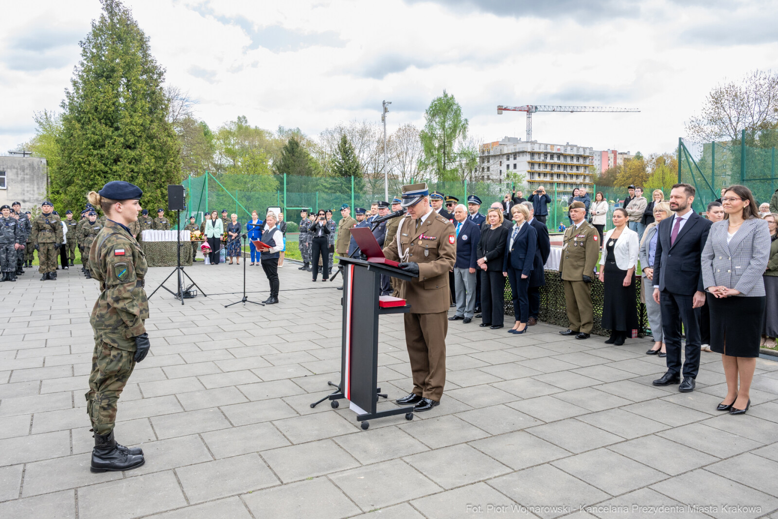 754_030_fot. Piotr Wojnarowski.jpg-Miszalski, pożegnanie, kadeci, XXV LO, pożegnanie, maturzyści  Autor: Piotr Wojnarowski