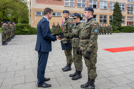 754_070_fot. Piotr Wojnarowski.jpg-Miszalski, pożegnanie, kadeci, XXV LO, pożegnanie, maturzyści