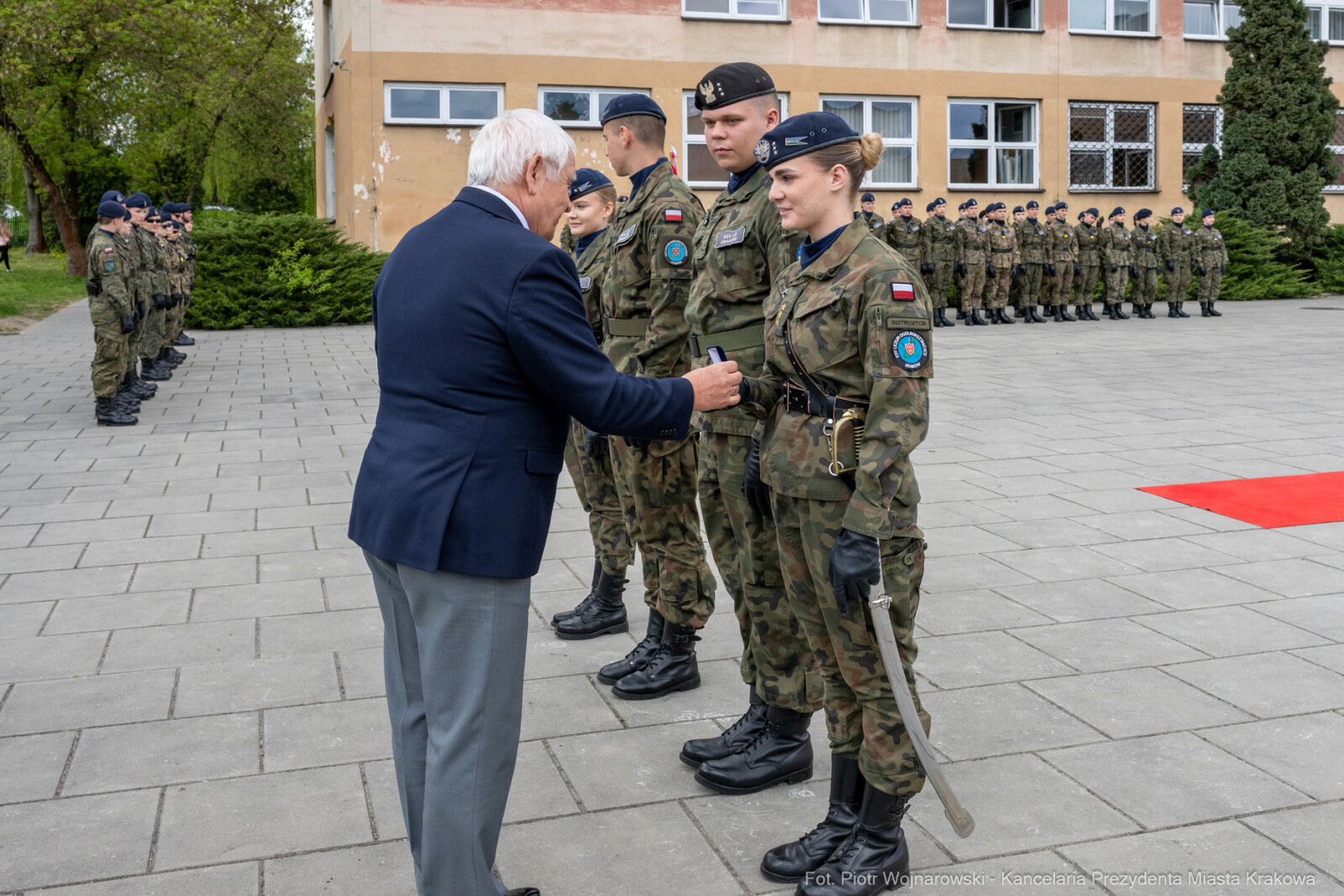 754_073_fot. Piotr Wojnarowski.jpg-Miszalski, pożegnanie, kadeci, XXV LO, pożegnanie, maturzyści  Autor: Piotr Wojnarowski