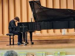 Vvr5ZP_1.jpg-Wiosenny koncert na Basztowej.