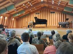 kldXTT04.jpg-Wiosenny koncert na Basztowej.