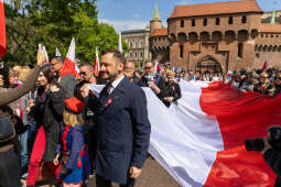 BŚ_UMK_20260501_0S4A5900.jpg-Flaga łączy Kraków – 1 maja
