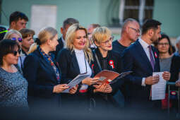 Tłumy krakowian zaśpiewały na Małym Rynku podczas 95. Krakowskiej Lekcji Śpiewania