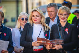 Tłumy krakowian zaśpiewały na Małym Rynku podczas 95. Krakowskiej Lekcji Śpiewania