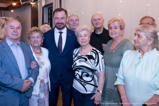 UMK_D_002_044_fot. Piotr Wojnarowski.jpg-Miszalski, emeryci, spotkanie, Zielone Wzgórze, zdjęcia