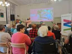 -BfV1pon.jpg-Małopolska bliżej Seniorów – edukacyjne spotkanie u Helclów.