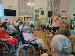 IGZUDAFV.jpg-Małopolska bliżej Seniorów – edukacyjne spotkanie u Helclów.
