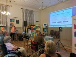 vtnHEyNd.jpg-Małopolska bliżej Seniorów – edukacyjne spotkanie u Helclów.
