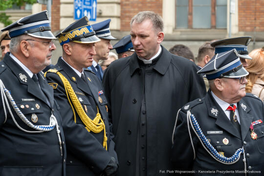 UMK_D_004_007_fot. Piotr Wojnarowski.jpg-Miszalski, Dzień Strażaka, Barbakan, otwarcie bramy