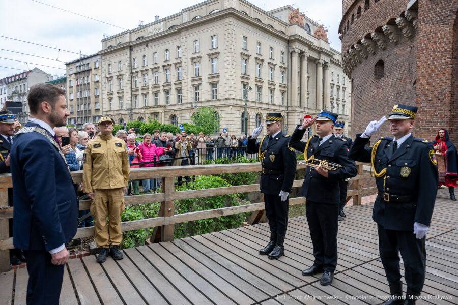 Ceremonia otwarcia bram Barbakanu i obchody Dnia Strażaka