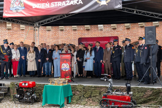 UMK_D_004_033_fot. Piotr Wojnarowski.jpg-Miszalski, Dzień Strażaka, Barbakan, otwarcie bramy