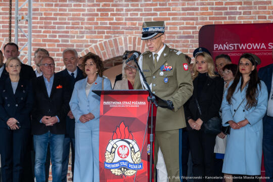 UMK_D_004_045_fot. Piotr Wojnarowski.jpg-Miszalski, Dzień Strażaka, Barbakan, otwarcie bramy