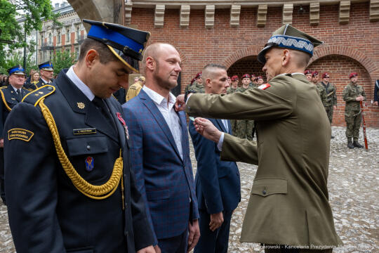 UMK_D_004_051_fot. Piotr Wojnarowski.jpg-Miszalski, Dzień Strażaka, Barbakan, otwarcie bramy