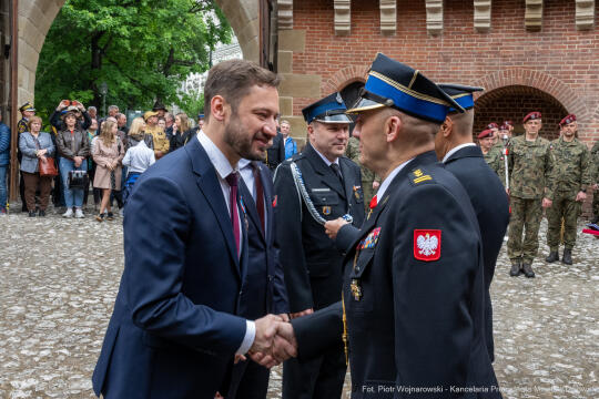 UMK_D_004_078_fot. Piotr Wojnarowski.jpg-Miszalski, Dzień Strażaka, Barbakan, otwarcie bramy
