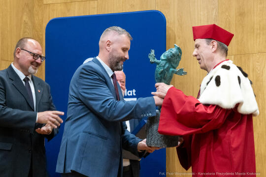 769_057_fot. Piotr Wojnarowski.jpg-Mazur, UKEN, jubileusz, 80 lat, zdjęcia