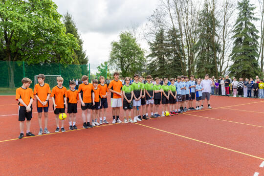 BŚ_UMK_20260508_0S4A3925.jpg-Boisko, Klinuś, Miszalski, Szkoła