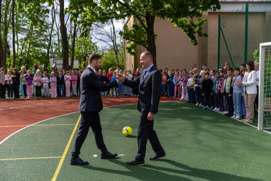 BŚ_UMK_20260508_0S4A4040.jpg-Boisko, Klinuś, Miszalski, Szkoła