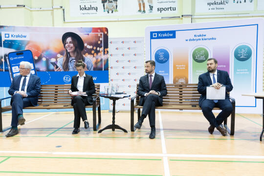 0S4A8300.jpg-Ławka Dialogu, Miszalski, Sęk, Kracik, Klaman, spotkanie, Prądnik, Zdjęcia, foto,