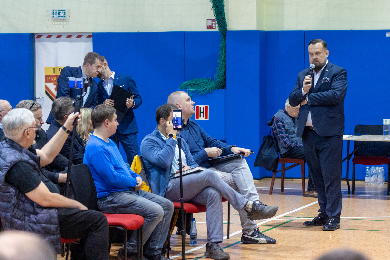 0S4A8530.jpg-Ławka Dialogu, Miszalski, Sęk, Kracik, Klaman, spotkanie, Prądnik, Zdjęcia, foto,  Autor: B. Świerzowski