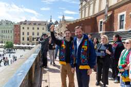 8xOMyjOQ.jpeg-Studenci przejmują Kraków – ta tradycja ma już 70 lat!