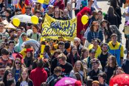 dA4XxG6A.jpeg-Studenci przejmują Kraków – ta tradycja ma już 70 lat!